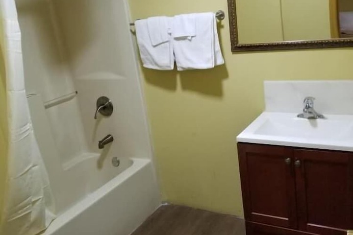 Room 8 of 14