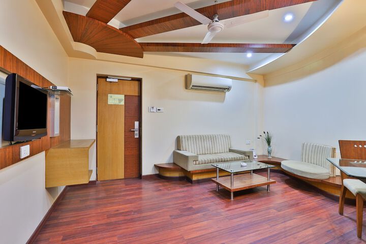 Room 8 of 48