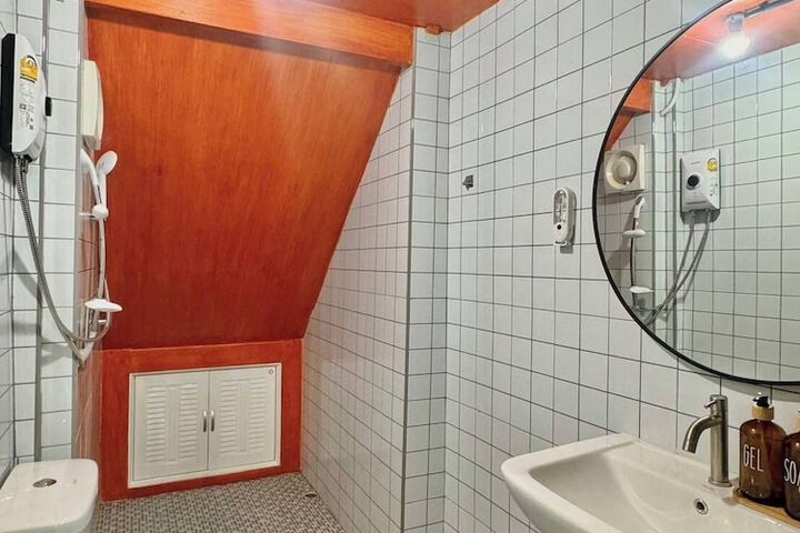 Room 56 of 69