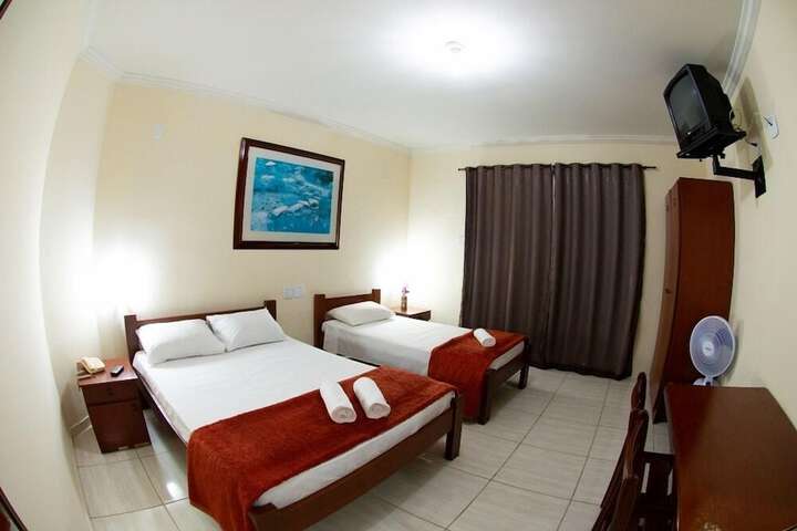 Room 4 of 18