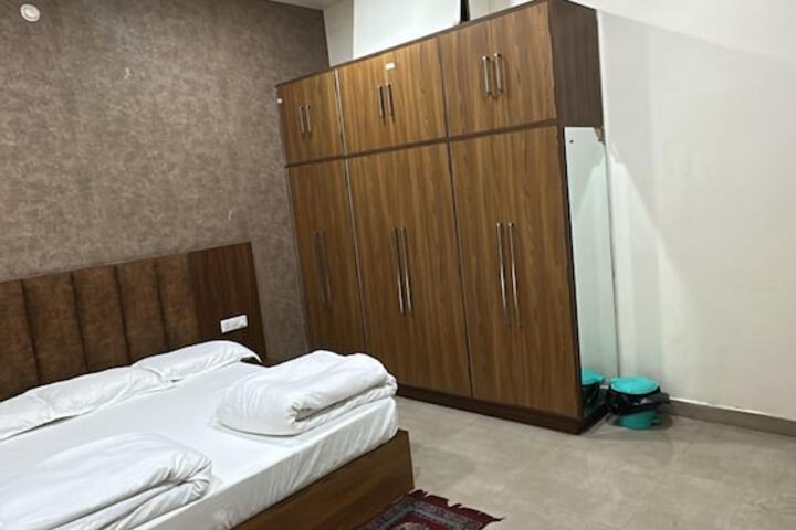 Room 7 of 36