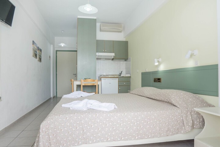 Room 10 of 38