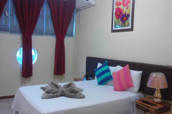 Room 4 of 78