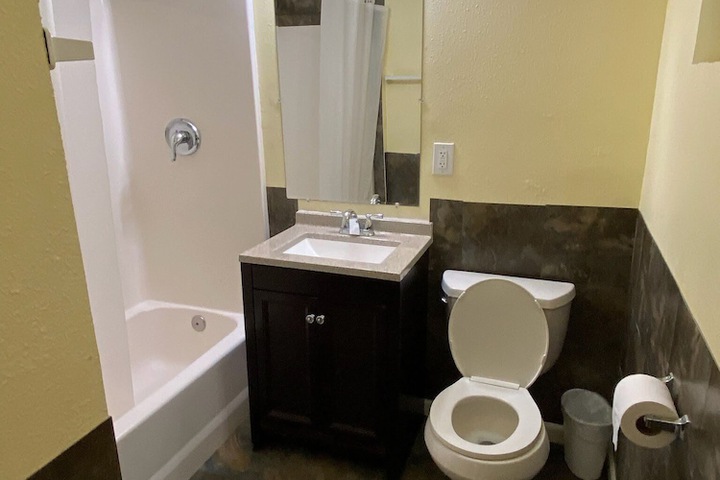 Standard King Bed Kitchenette (19 of 19)