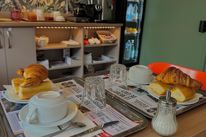 Breakfast/Coffee Service 38 of 43