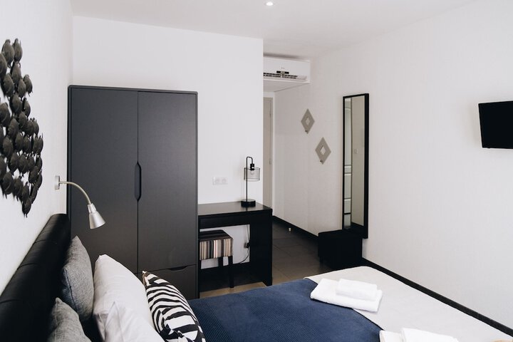 Room 9 of 46