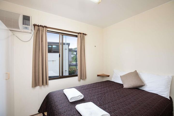 Room 3 of 104