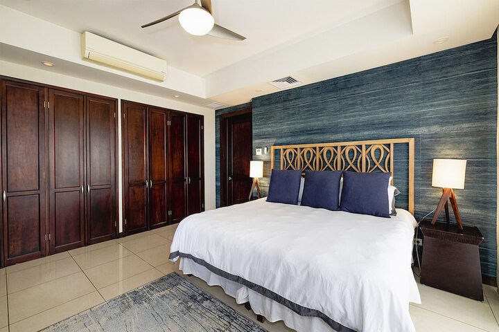 Room 11 of 120