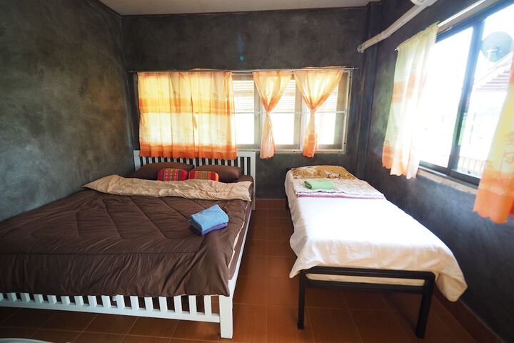 Room 14 of 25