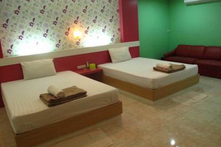 Room 15 of 32