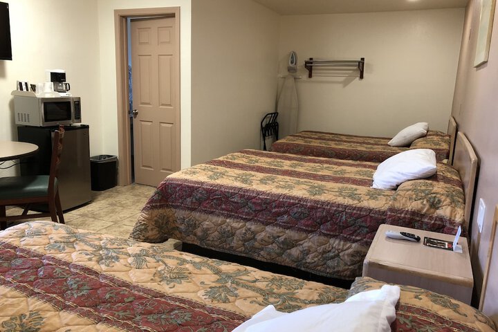 Superior Queen Bed (12 of 14)