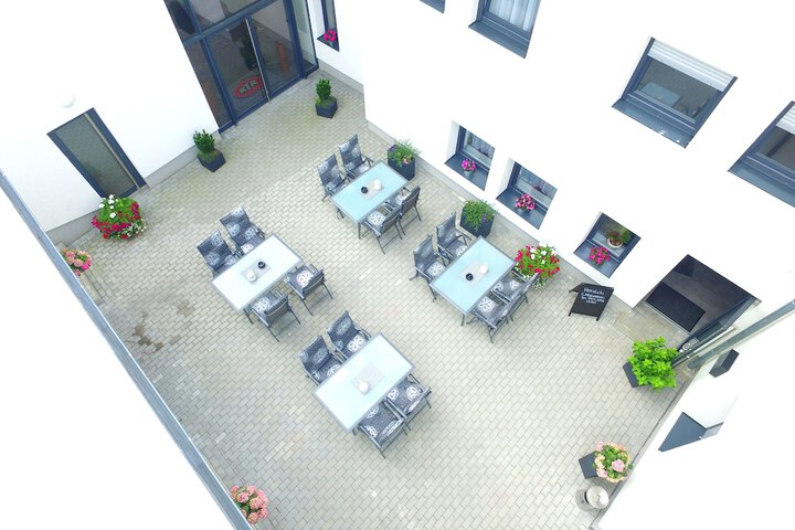Hotel Exterior 41 of 42