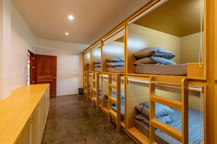 Room 6 of 35