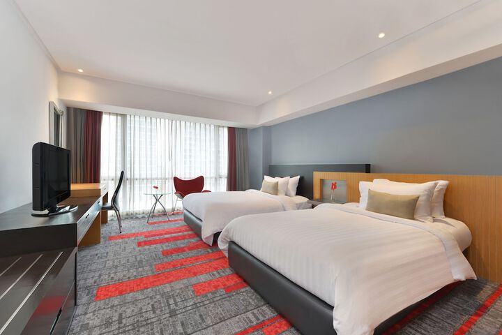 Room 6 of 114