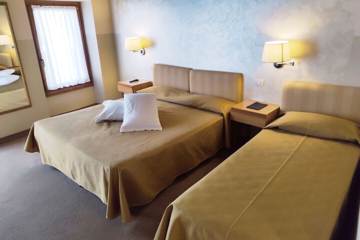 Room 6 of 31