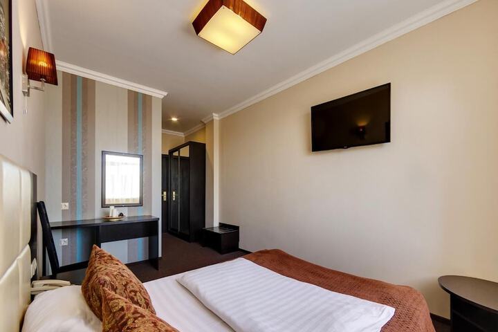 Room 28 of 59