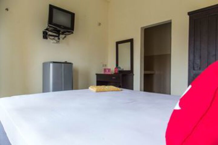 Room 8 of 20