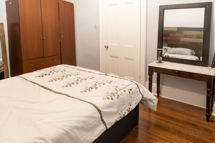 Room 4 of 13