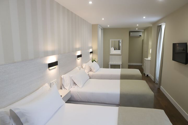 Room 16 of 53