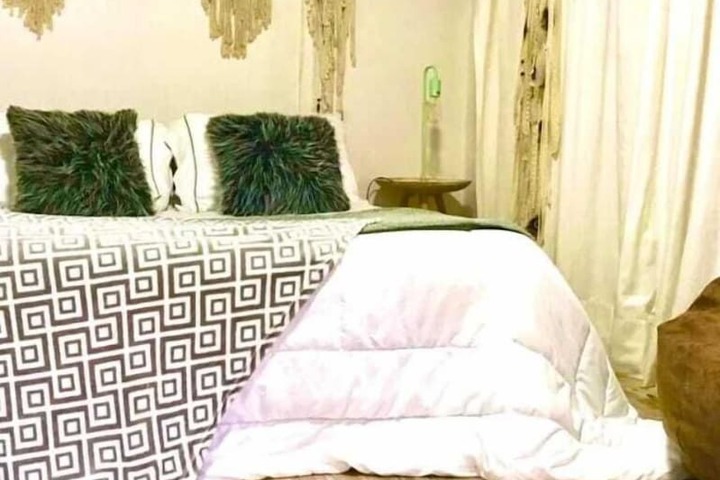 Room 16 of 32