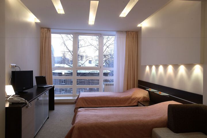 Room 13 of 37