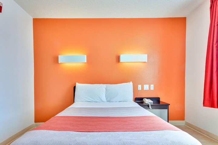 Double Bed Accessible (7 of 13)