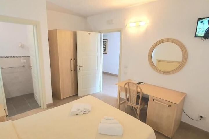 Room 32 van 79
