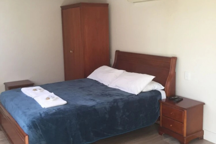 Room 5 of 15