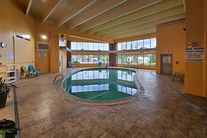 Pool Hotel