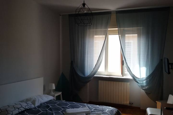 Room 5 of 28