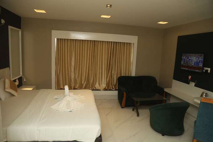 Room 10 of 25