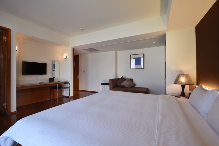 Room 11 of 35