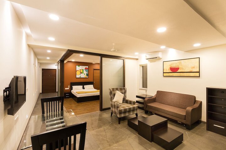 Room 2 of 17