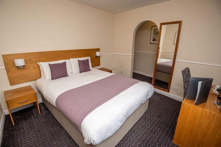 Room 14 of 36
