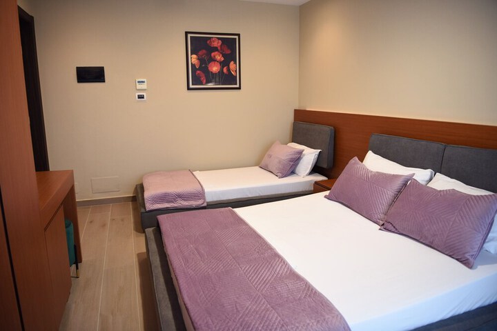 Room 15 of 104