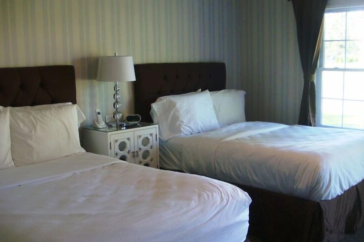 2 Double Beds (2 of 5)