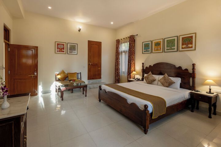 Room 10 of 26
