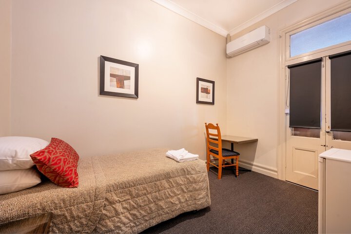 Room 5 of 25