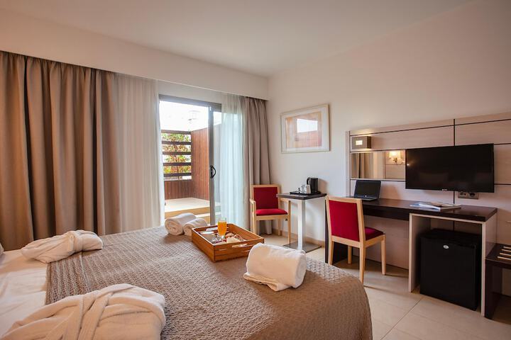 Room 25 of 167
