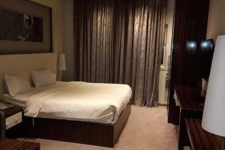 Room 14 of 34