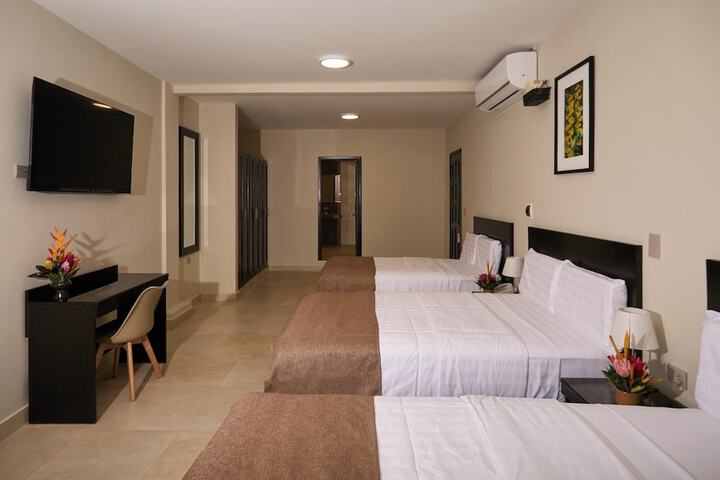 Room 6 of 33