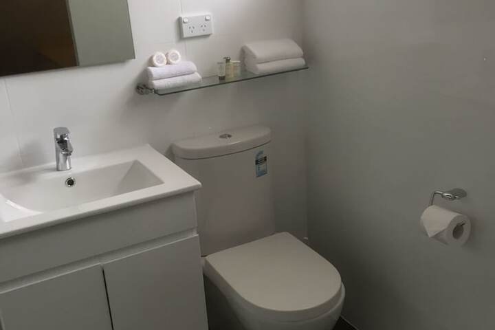 Room 32 of 44