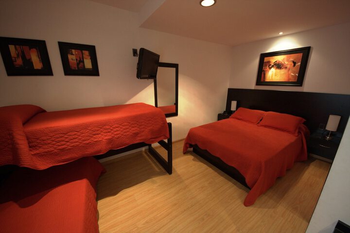 Room 14 of 110