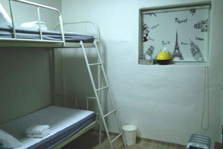 Room 8 of 41