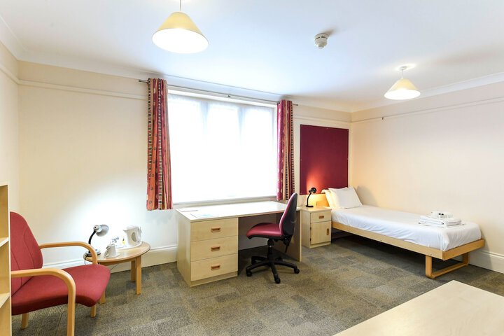 Room 2 of 27
