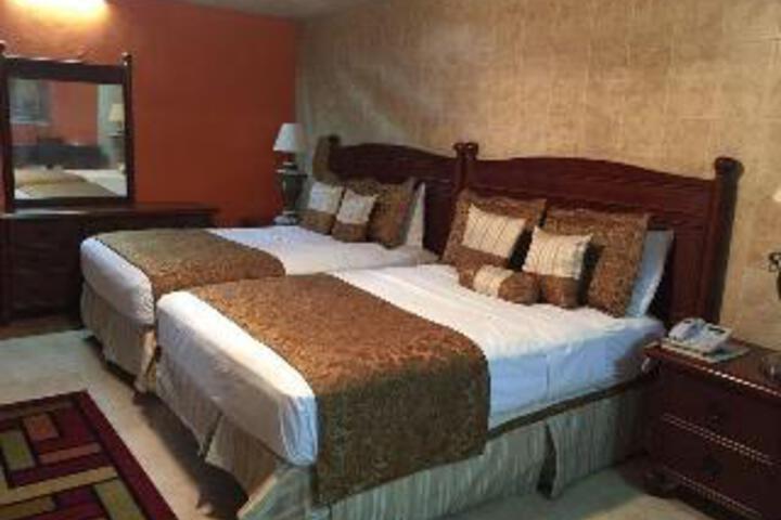 The Cobblestone Inn