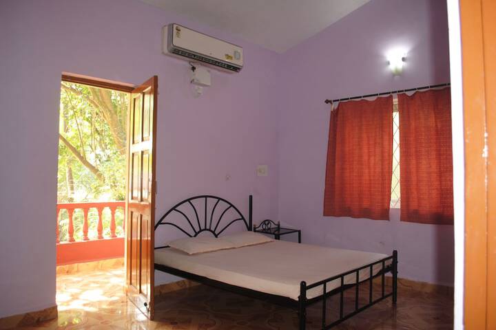 Room 5 of 35