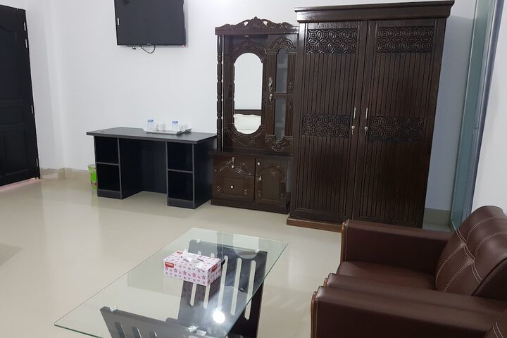 Room 11 of 37