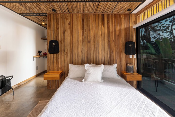 Room 11 of 41