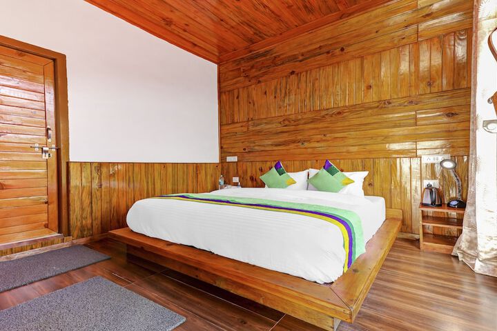 Room 8 of 28